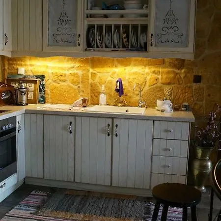 Cosy Traditional With View